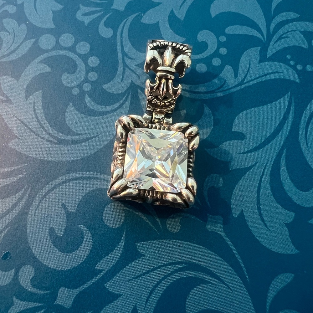 Silpada Silver and White Pendant with Intricate Metalwork